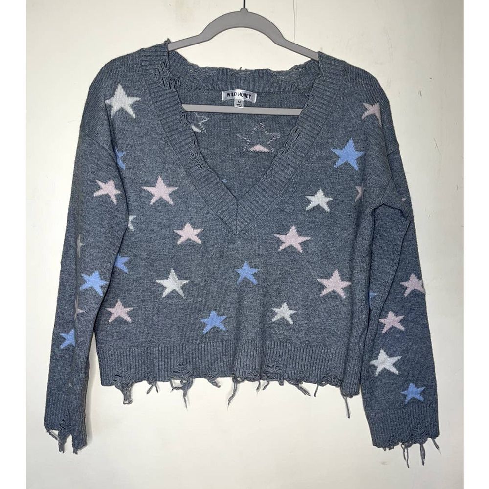 Wild Honey Size Medium Gray Distressed Cropped Sweater with‎ Stars V Neck